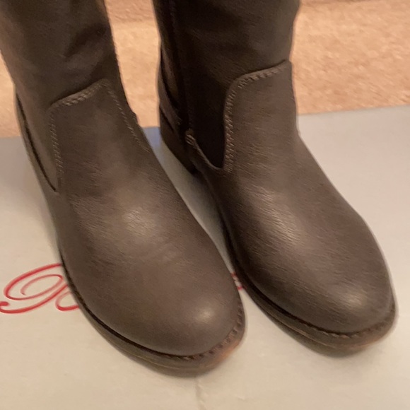 Breckelle’s Classic Knee High Riding Boot. Size 6. New - Picture 7 of 8